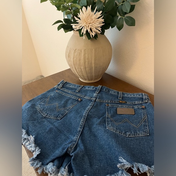 Wrangler Jean Shorts - Picture 2 of 4